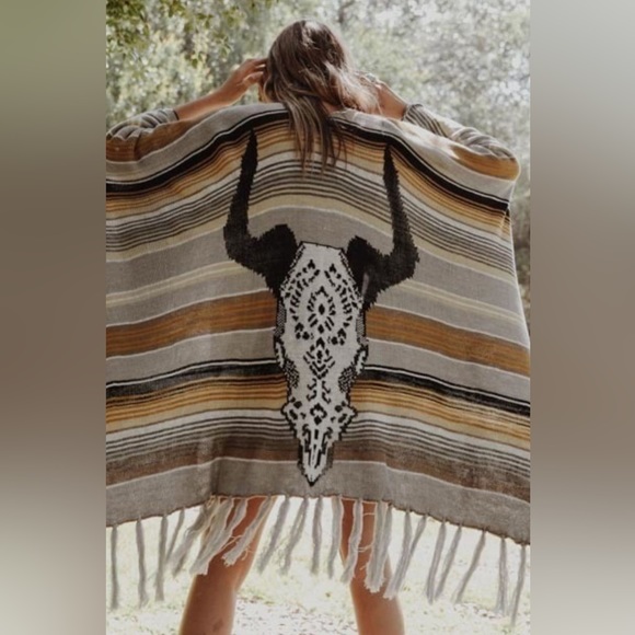 Desert Wanderer Cow Skull Striped Poncho - Picture 3 of 3